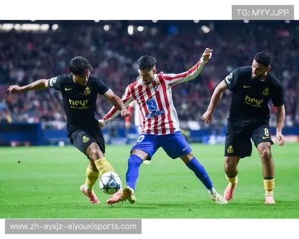 足球运动员如何在高强度比赛中保持体能优势